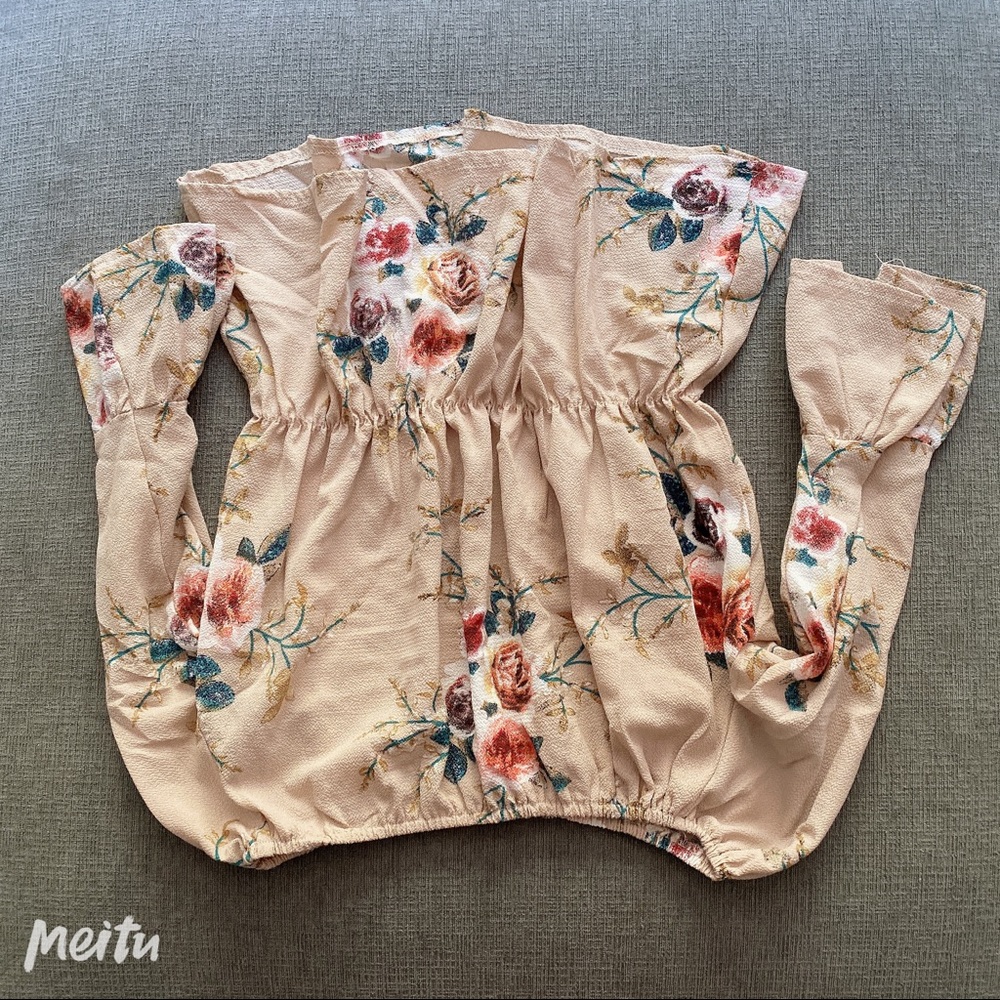 Off shoulder blouse floral